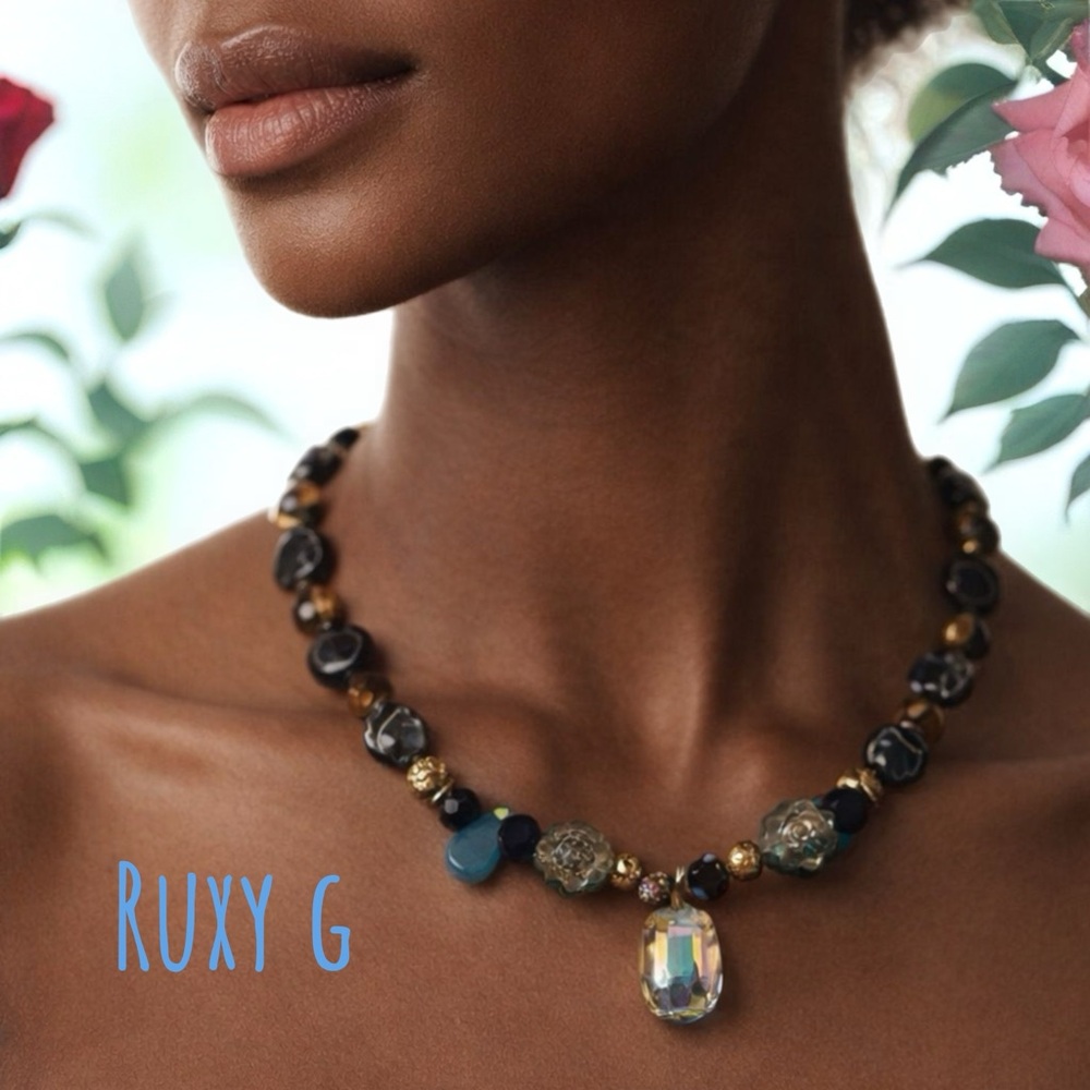 Black and Gold Beaded Necklace